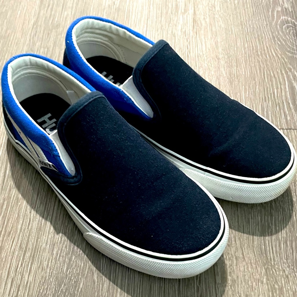 Boys Hurley slip ons